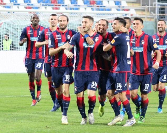 Serie B: Crotone solo pari col Cittadella. Vola il Benevento