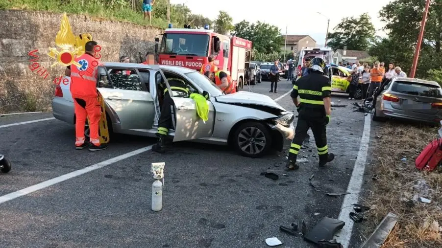 images Scontro tra due auto a Luzzi: due feriti 