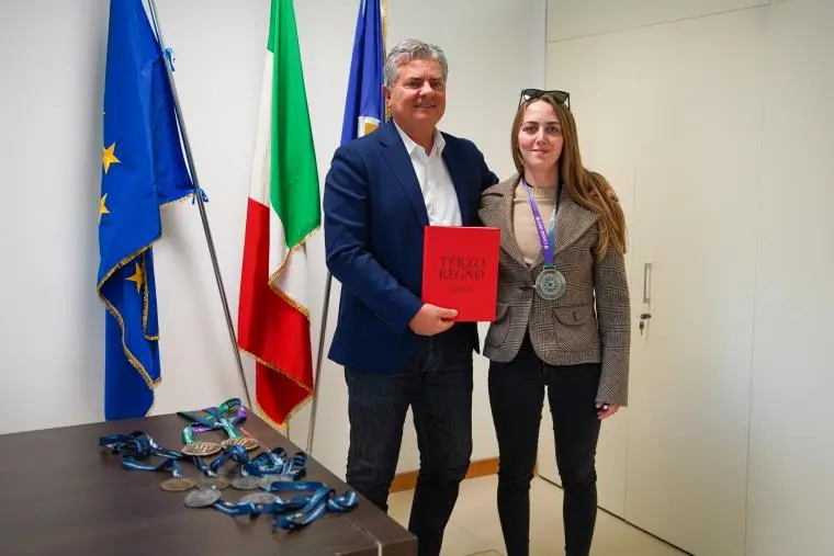 images Regione, Filippo Mancuso incontra la campionessa mondiale di nuoto FSSI Noemi Canino