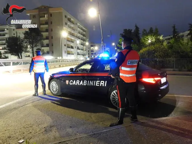 Movida fuori controllo, giro di vita dei carabinieri a Rende 