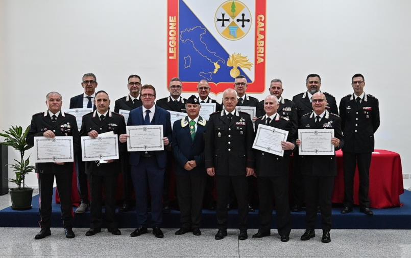 Carabinieri, conferite a Catanzaro 13 medaglie mauriziane: cerimonia di benvenuto anche per 18 neo-Ufficiali 