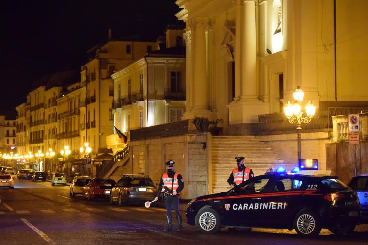 images Lamezia Terme. Accoltella un uomo al voto per rubare soldi e telefono: in manette un marocchino di 33 anni 