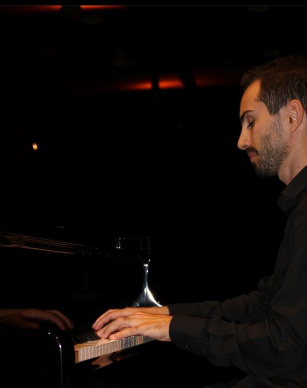 images Ama Calabria, domani a Tropea il recital del pianista Davide Cerullo