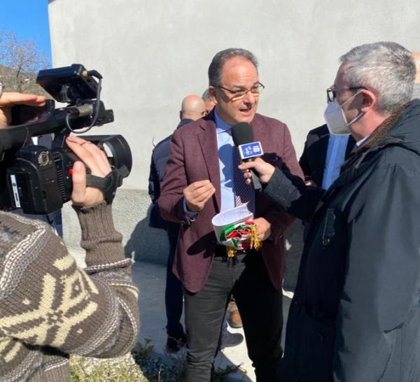 images Caro bollette, il sindaco di Chiaravalle denuncia “il paradosso delle rinnovabili”
