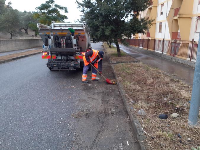 images Rifiuti, ecco tutti gli interventi straordinari eseguiti nel 2019 dalla Sieco, su input del sindaco Abramo, in viale Isonzo e nel quartiere Pistoia