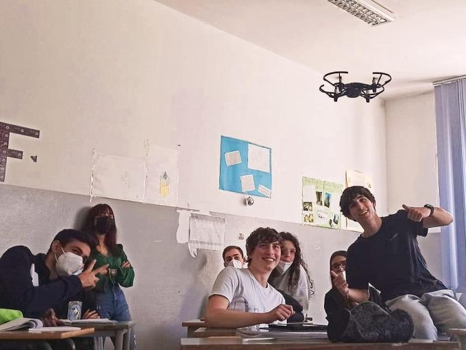 images Al liceo "Siciliani" di Catanzaro conclusa la prima parte del Progetto "Da studenti ad imprenditori digitali"