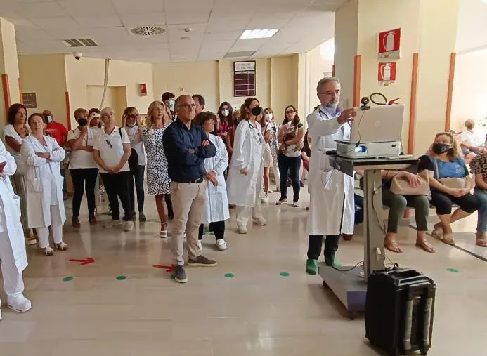 images Una “cerniera” tra l’ospedale e il paziente oncologico che arriva al “Ciaccio-De Lellis”: inaugurato il punto informativo