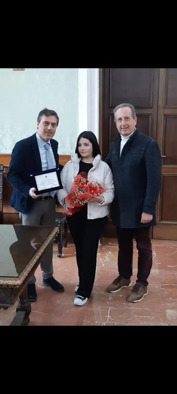 images La catanzarese Roberta Aiello premiata alla Camera per “America giovani per il talento universitario”: il plauso di Elio Mauro