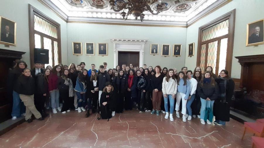 images Catanzaro, studenti in Erasmus in visita a Palazzo De Nobili