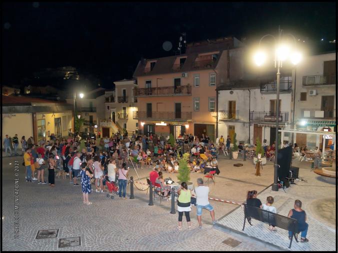 images Estate Calovetese. Grande partecipazione di pubblico, il Sindaco: "Vivere il borgo per riappropriarsi di normalità"