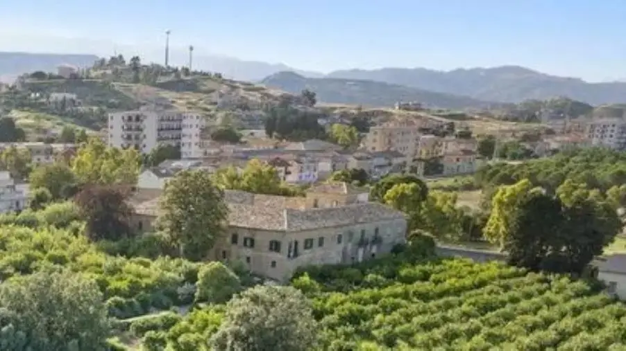 images Lettera a Tito, rendere bene pubblico la Villa-Tenuta Pàparo di Badolato Marina