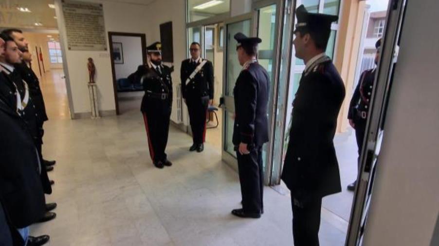 Visita del Comandante Interregionale dei Carabinieri alla Caserma di Cirò Marina
