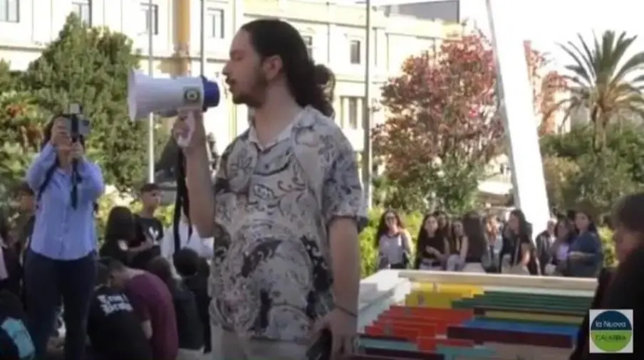 images A Catanzaro centinaia di studenti in piazza per la manifestazione Fridays For Future