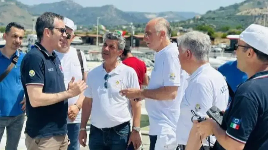 images Mare sporco e depurazione, nuova ordinanza di Occhiuto: la palla passa a sindaci e provincie