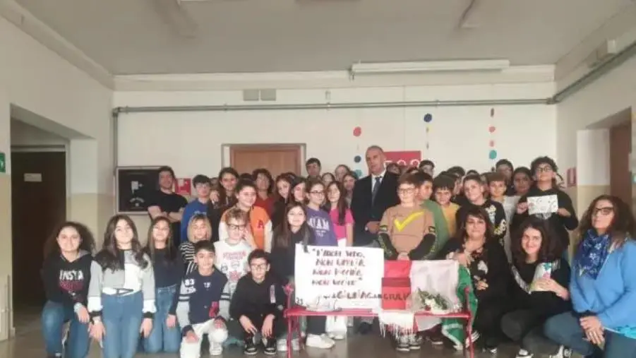 images La scuola rifugio contro la violenza sulle donne: l’impegno dell’IC Catanzaro Nord Est Manzoni