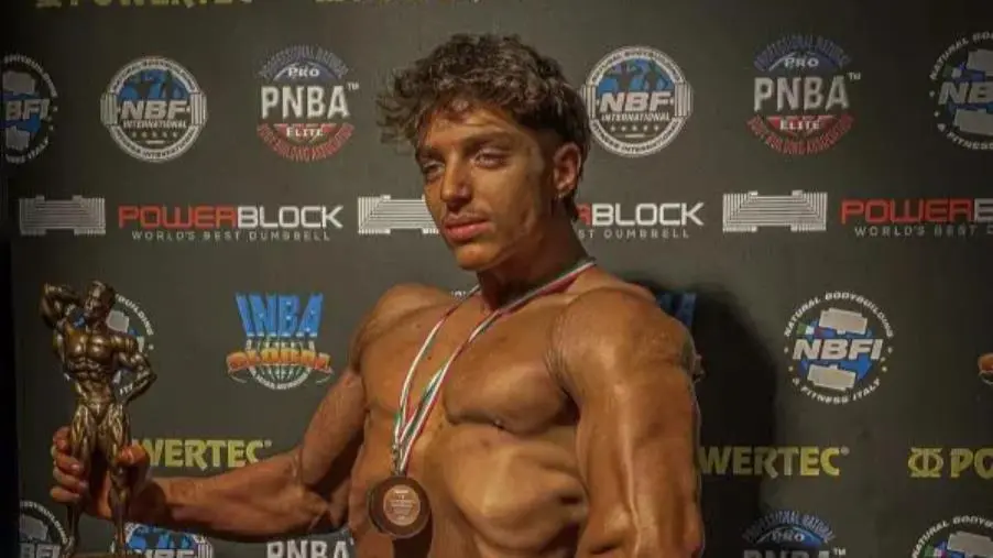 Il soveratese Andrea Notaro si laurea campione d'Italia di bodybuilding
a 17 anni