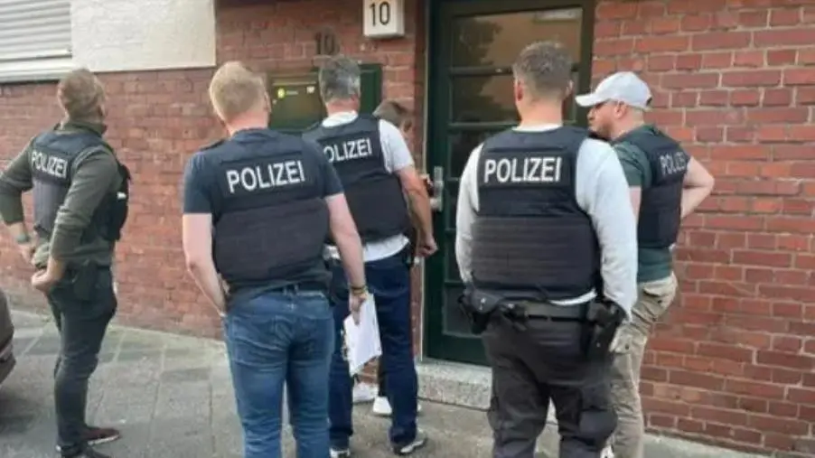 images Immigrazione clandestina, la Dda di Reggio fa arrestare 4 persone tra Germania e Francia