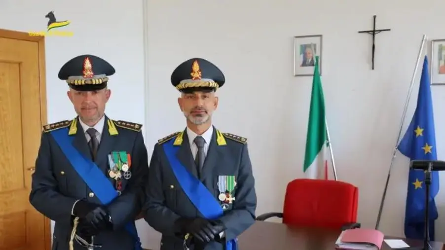 Cambio della guardia al Comando provinciale della Guardia di Finanza di Crotone, Smurra cede il posto a Masucci