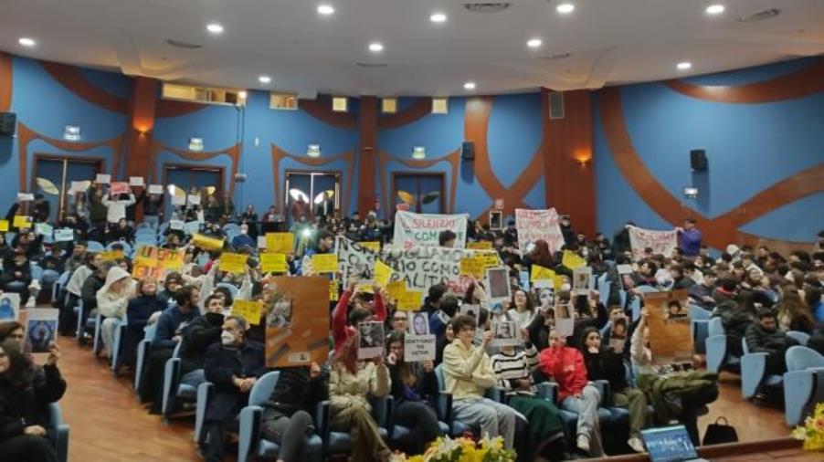 Gli studenti catanzaresi si mobilitano per tutelare i diritti umani in Iran 