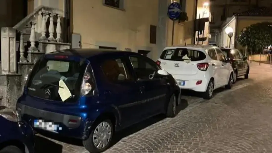 images Caos parcheggi nel centro di Catanzaro, invocano la polizia locale ma poi si beccano le multe: residenti inviperiti