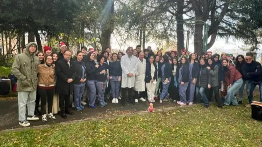 images La solidarietà dell'IIS De Nobili abbraccia i pazienti del Pugliese Ciaccio di Catanzaro