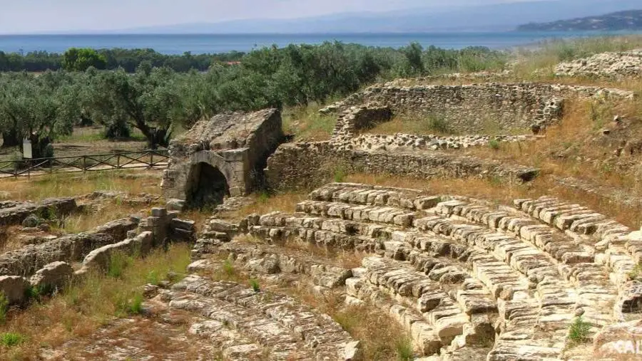 images Accordo tra Segretariato Regionale del MIC e Azienda Calabria Verde per ripulire 59 siti archeologici 