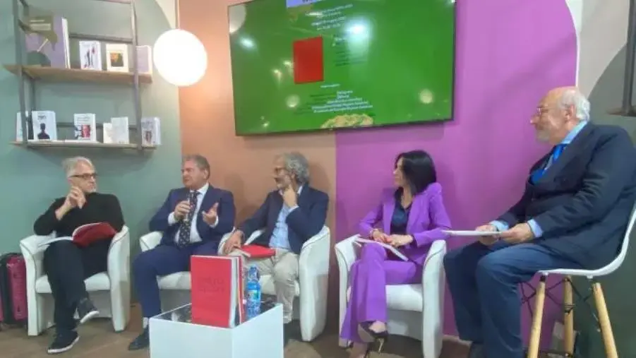 Salone del libro a Torino, Mancuso su “Il Terzo Regno-I Filosofi’: "Oltre gli stereotipi e i pregiudizi sulla Calabria"