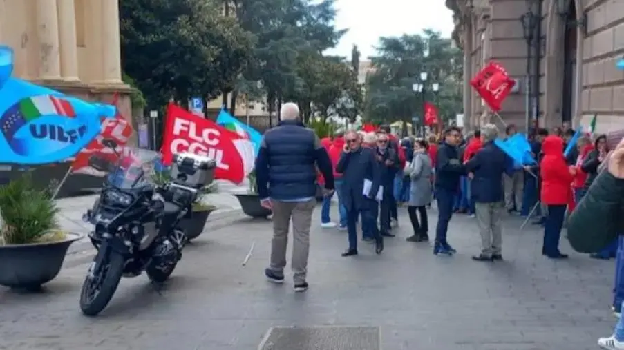 Cgil e Uil in piazza, Scalese: "Manifestiamo per le grandi questioni del lavoro in Calabria"