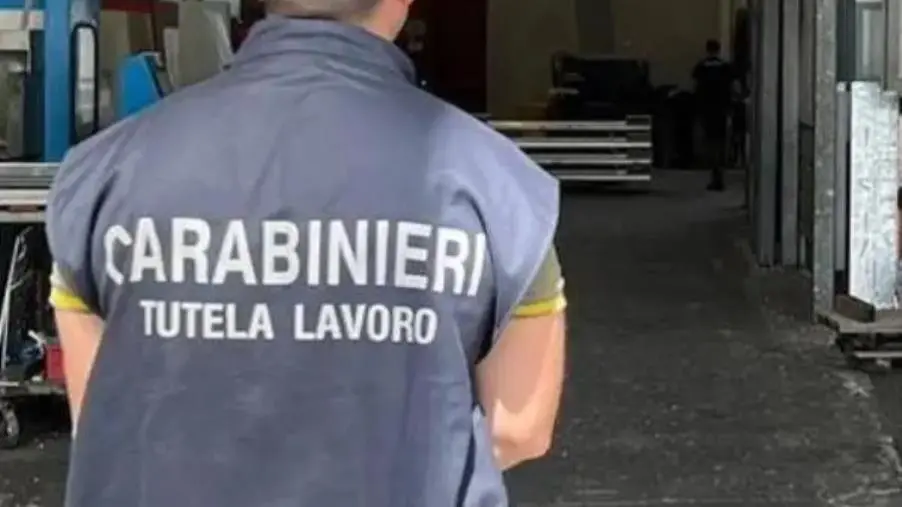 Reggio Calabria, stretta sul lavoro “nero”: sospesa l’attività di 34 aziende  