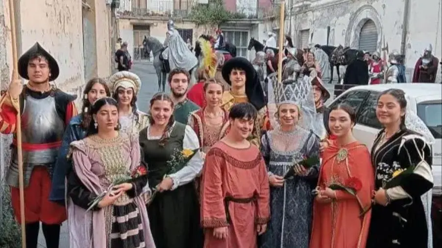 L’Ite “Grimaldi-Pacioli" partecipa all'anteprima 'Mirabilia 2023': viaggio nella storia di Catanzaro (FOTO)