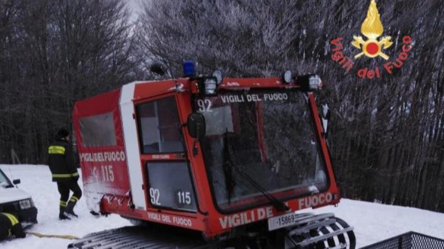 Bloccati in auto a causa della neve: salvati quattro giovani a Montalto