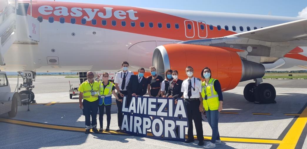 images Easyjet scommette sulla Calabria, una nuova rotta per la Summer 2020