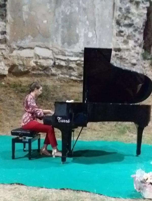 A Maida il Festival "E ancora...Suoni per l'Abbazia" con le note della pianista catanzarese Elvira Maria Assunta Amato 
