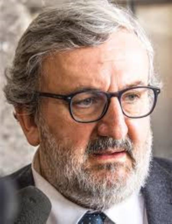 Emiliano si "smarca" dalla Santelli: "L'ordinanza della Puglia su parrucchieri e centri estetici in linea con le norme nazionali a differenza di quella calabrese"