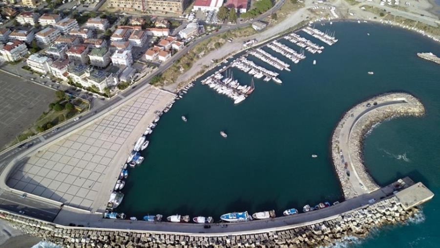 images Porto di Catanzaro, la Giunta sceglie l'affidamento tramite concessione