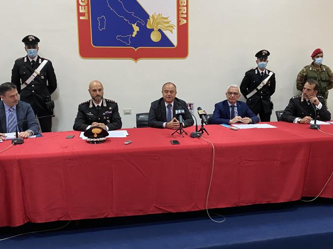 images Estorsioni, droga, pestaggi: l'operazione "Overture" svela il "Sistema Cosenza" (VIDEO)