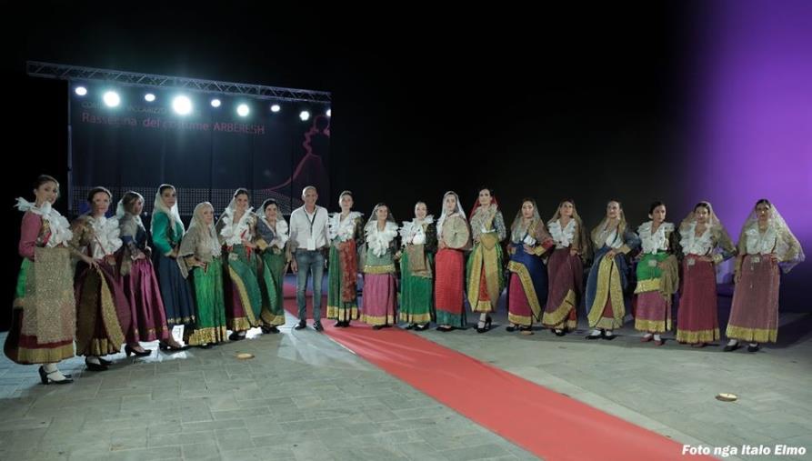 images La Regione finanzia con 30 mila euro la rassegna dei costumi Arbëreshë di Vaccarizzo Albanese
