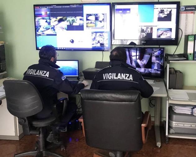 images Ladri in azione a "Palazzo Calvosa" a Castrovillari. Furto sventato dai vigilantes Assipol