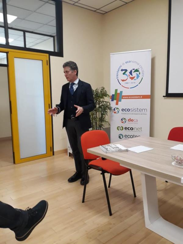 images Zes. Il presidente di Unindustria Calabria Ferrara incontra le aziende del lametino: "Condividiamo ogni iniziativa" 