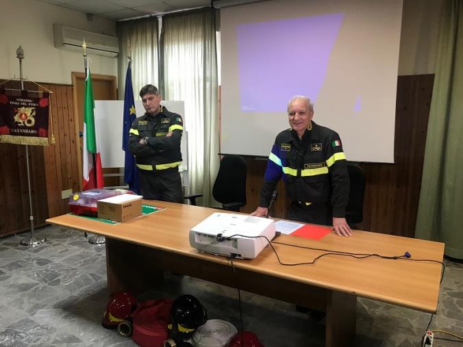 images Gli auguri di buon lavoro di Abramo al neo comandante dei Vdf Cuzzocrea: "Subito al lavoro per il nostro territorio"