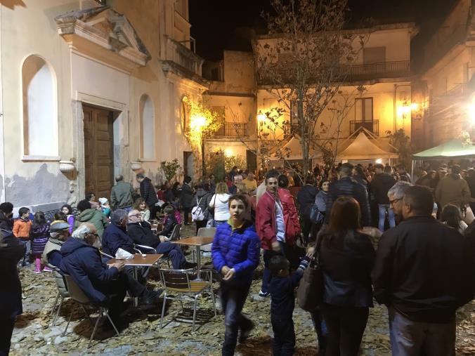 A Martone, nel reggino, tre giorni di festa dedicati alla castagna