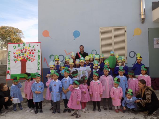 images A Cropani si è celebrata la "Giornata Nazionale dell'albero". Protagonisti i bambini