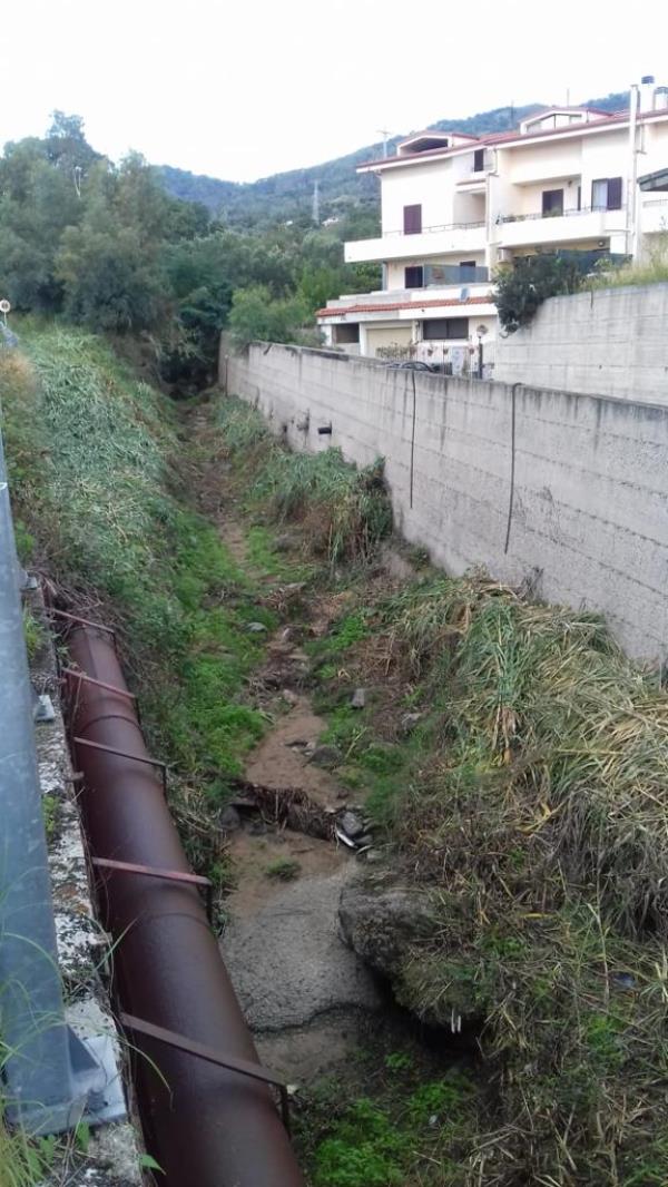 images Consorzio di Bonifica Catanzaro, pulizia e manutenzione dei fossi: a Montepaone Lido l’acqua torna a scorrere