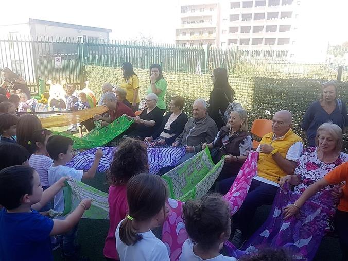 Catanzaro, alla scuola dell’infanzia “Mary Poppins” è festa per i nonni 