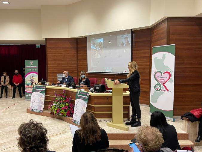 images 'La lavoratrice ai tempi del Covid-19', presentati i risultati dell’indagine di Donne Cisl Calabria: "Tante difficoltà"