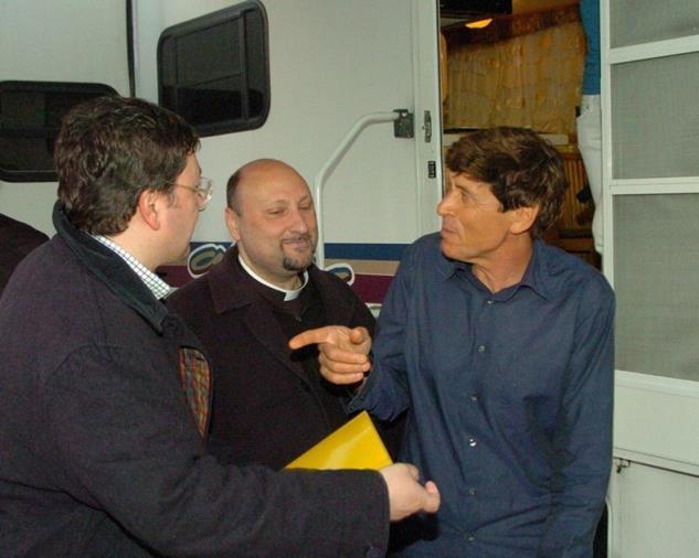 images La magia del Natale: Gianni Morandi telefona a sorpresa all'artista catanzarese Maurizio Scicchitano