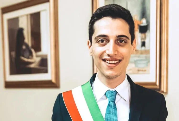 images A 27 anni guida un Comune nella provincia di Catanzaro: è tra i sindaci più giovani d’Italia