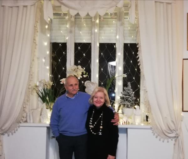 images Bianco Natale con Gianni e Angela  