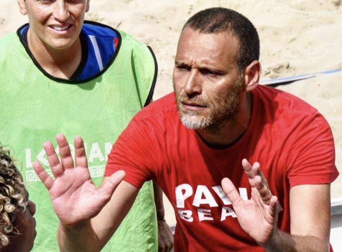 Orgoglio per Gigi Mardente: Il tecnico catanzarese è campione del mondo per club di Beach Soccer femminile alla guida del Pavia Lokrians