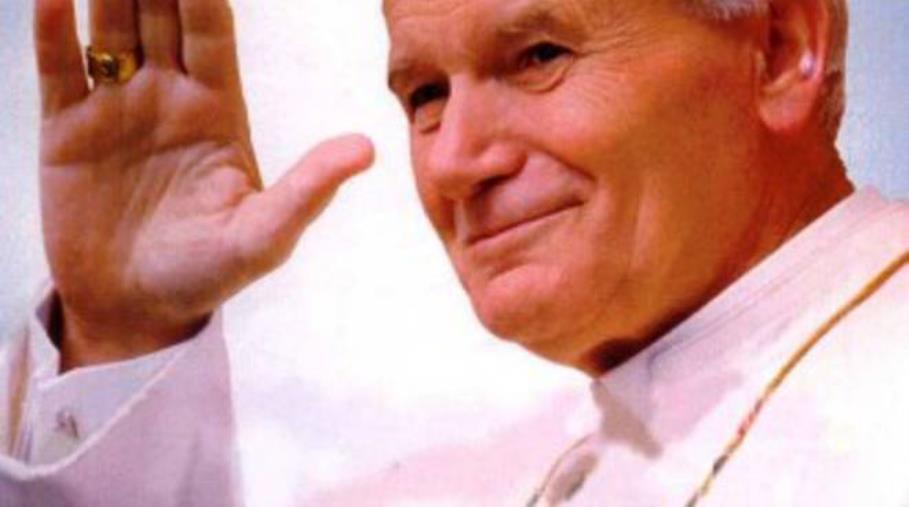 images Lo scrittore Modaffari ricorda Papa Wojtyla e il rapporto con la Calabria: "Costruì rapporto speciale"